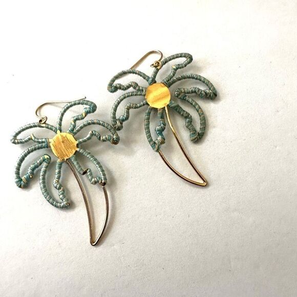 Lauren Conrad thread wrapped palm tree earrings - Picture 7 of 8